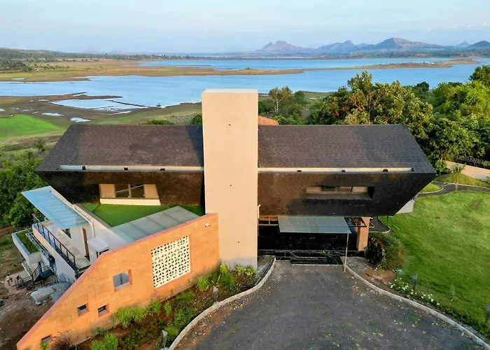 Pearl Lakeview Mansion By Stayvista - Lakeside Villa With Infinity Pool, In-House Theatre & Games Room Igatpuri