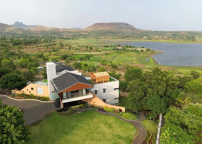 Pearl Lakeview Mansion By Stayvista - Lakeside Villa With Infinity Pool, In-House Theatre & Games Room Igatpuri